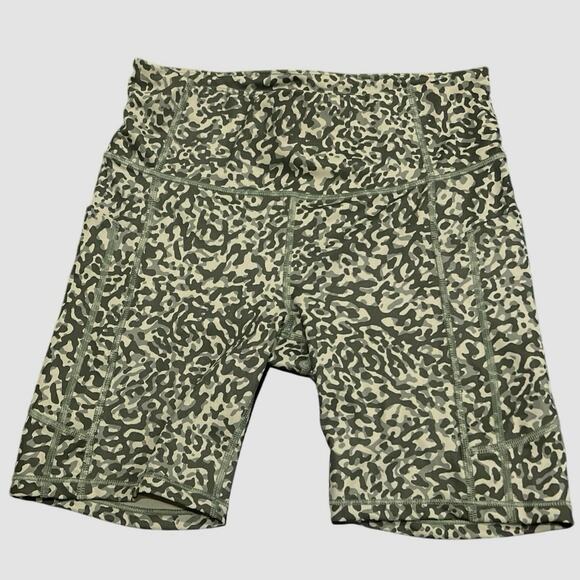 EUC - Athleta Ultimate Stash II 7” Camo Athletic Shorts - Size Medium - Picture 3 of 6
